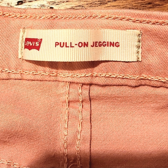 Levi's Jegging  Size 16 Color Light Pink has adjustable waist tabs - Picture 9 of 10